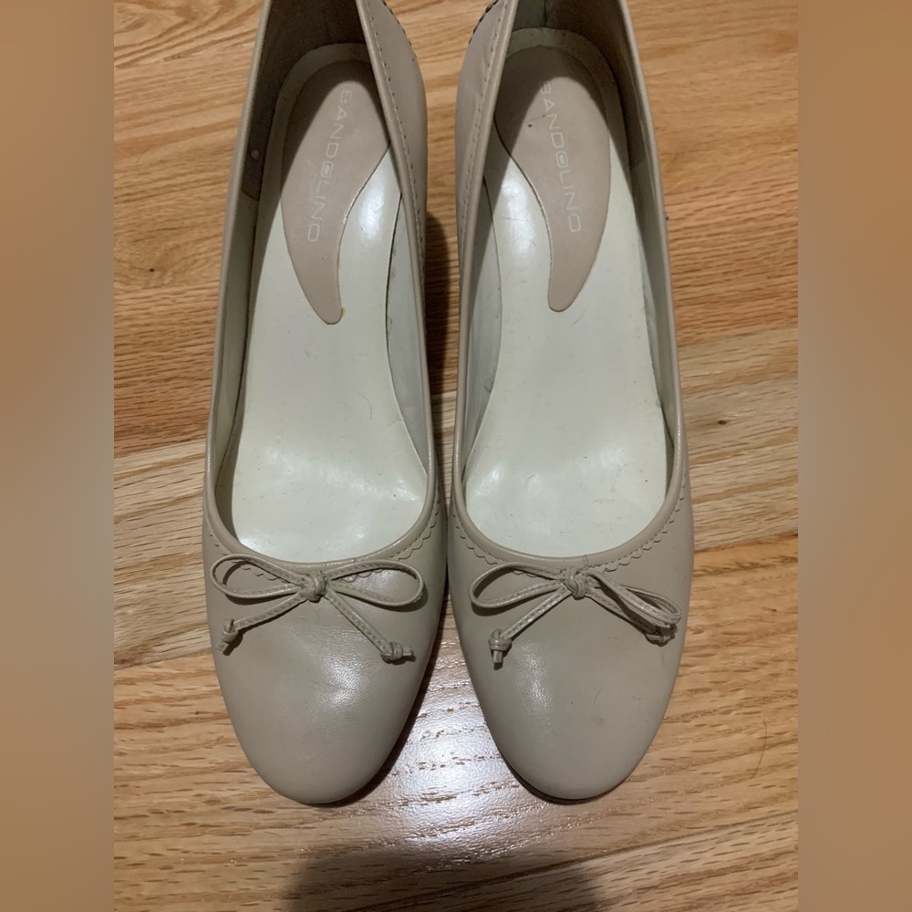 Bandolino Beige Women's pumps Size 8